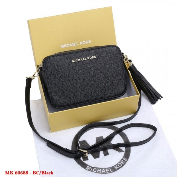 Michael  kors Jet Set Camera Bag With OG & Box Dust Bag (Black Black) 9028