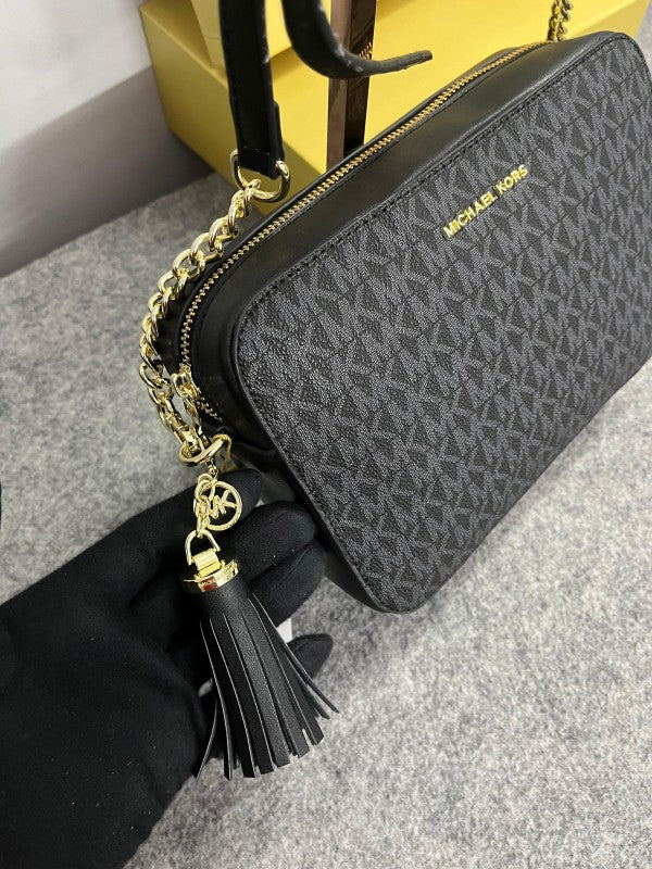 Michael  kors Jet Set Camera Bag With OG & Box Dust Bag (Black Black) 9028