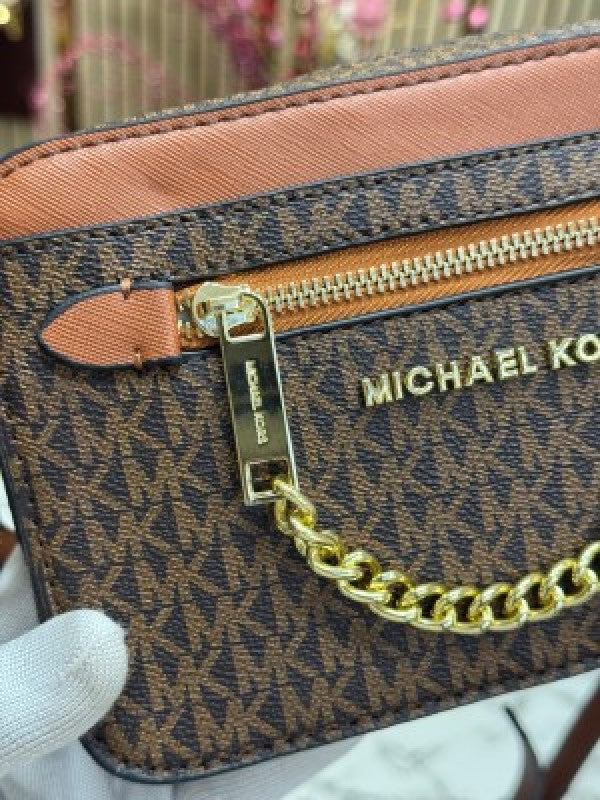 Michael  Kors  Jet  Set  Camera  Crossbody  With  Sling  With  OG  Box  And  Dust  Bag  (10399  Coffee)