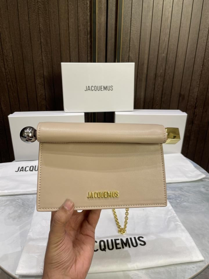 JACQUEMUS La Petite Pochette Rond Clutch Bag in Leather with box 465