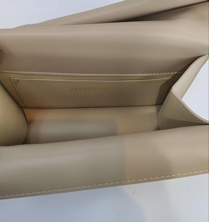 JACQUEMUS La Petite Pochette Rond Clutch Bag in Leather with box 465