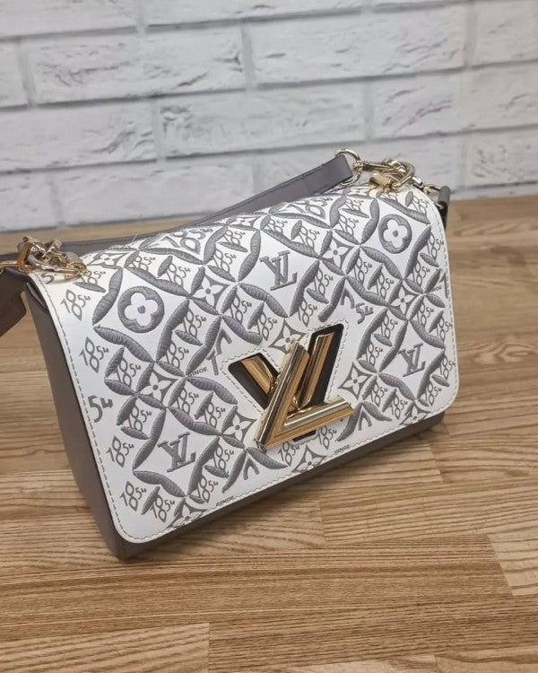 Louis  Vuitton  Embroidered  Twist  Logo  Premium  Double  Box  Bag  With  Shoulder  Strap  (45962 White  Grey)