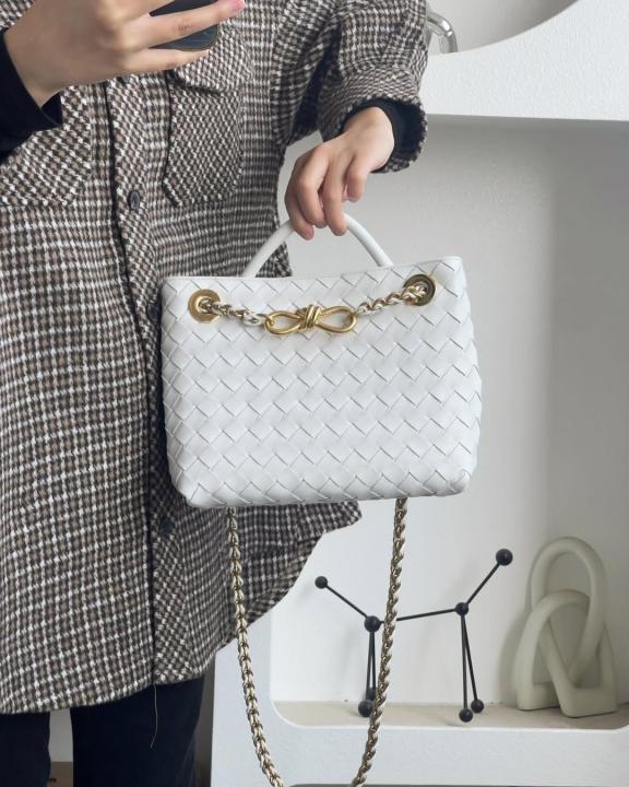 Bottega  Veneta  Andiamo  Small  Intrecciato Leather  Bag  Off  White  159