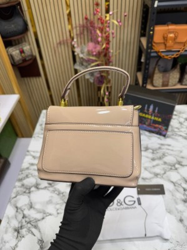 Dolce  &  Gabbana  lacquered  bag  mini  DG Logo  (Cream)