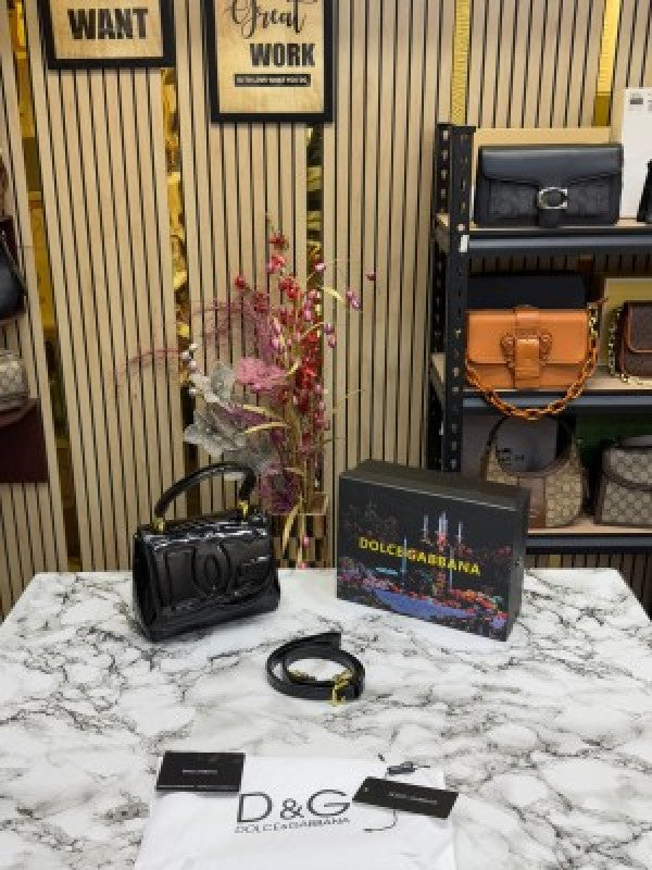 Dolce  &  Gabbana  lacquered  bag  mini  DG Logo  (Black)