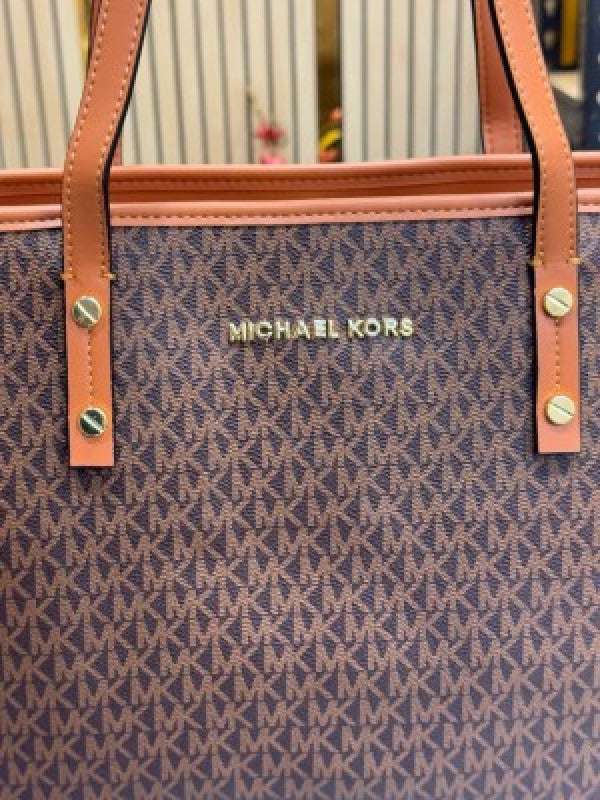 Michael  Kors Jet Set Travel Tote With Wallet (Brown)