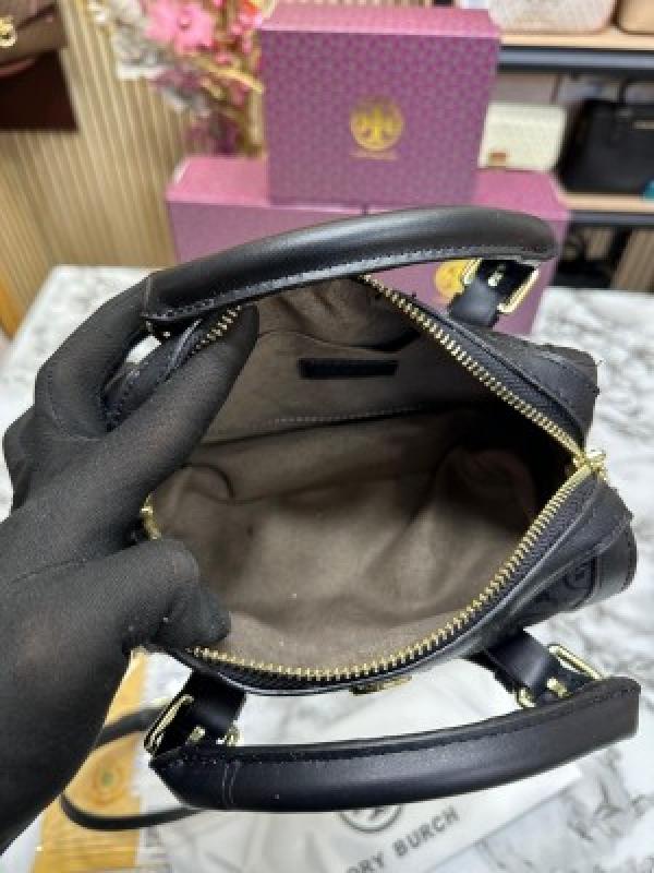 TORY  BURCH SPEEDY SATCHEL MONOGRAM BAG (BLACK)
