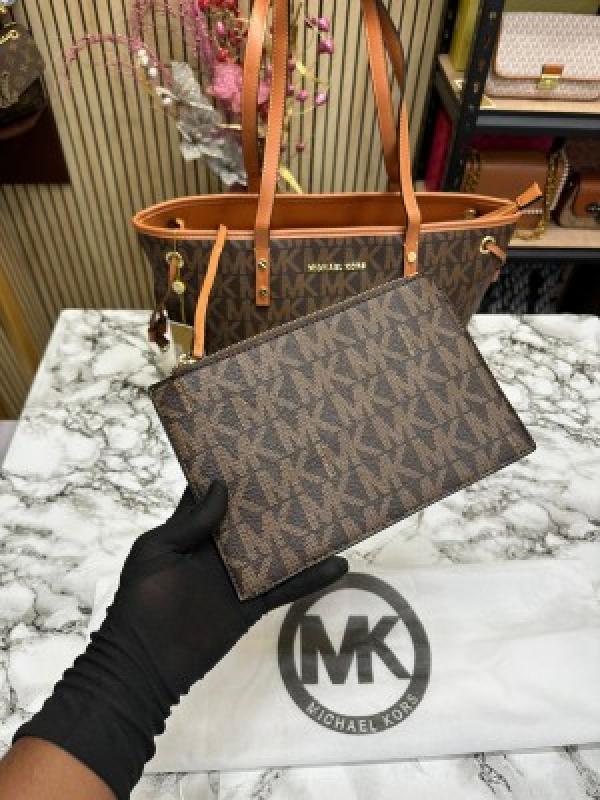 MICHAEL  KORS JET SET TRAVEL BIG MK TOTE BAG WITH WALLET AND DUST BAG (BROWN) 2003