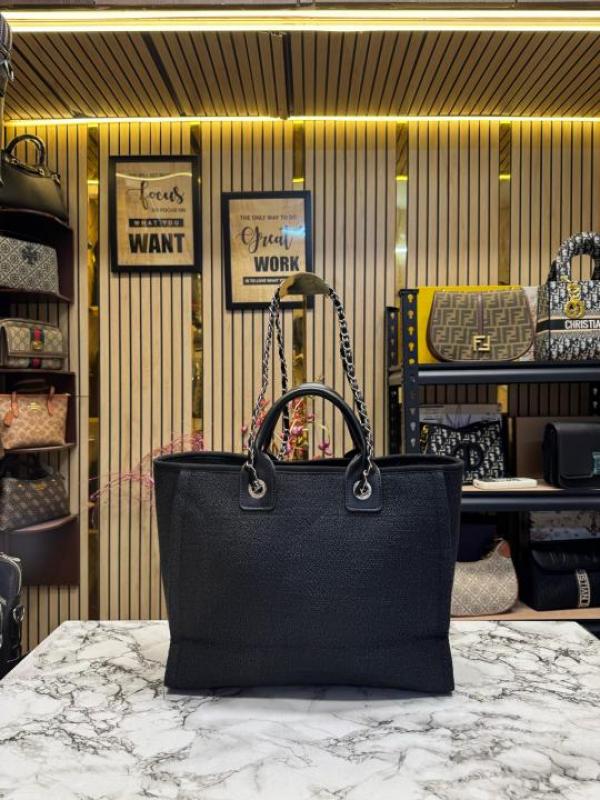 Chane  l paris rue cambon timeless tote bag (black)