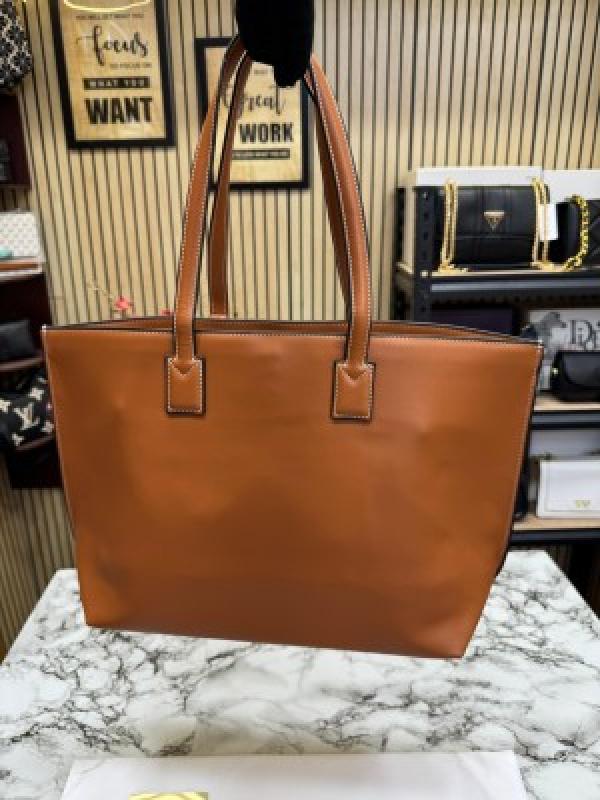 Burberr  y Tb Smooth Leather Tote Bag With Dust Bag (Brown)