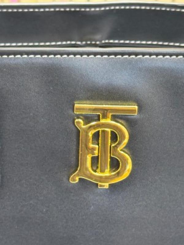 Burberr  y Tb Smooth Leather Tote Bag With Dust Bag (Black)