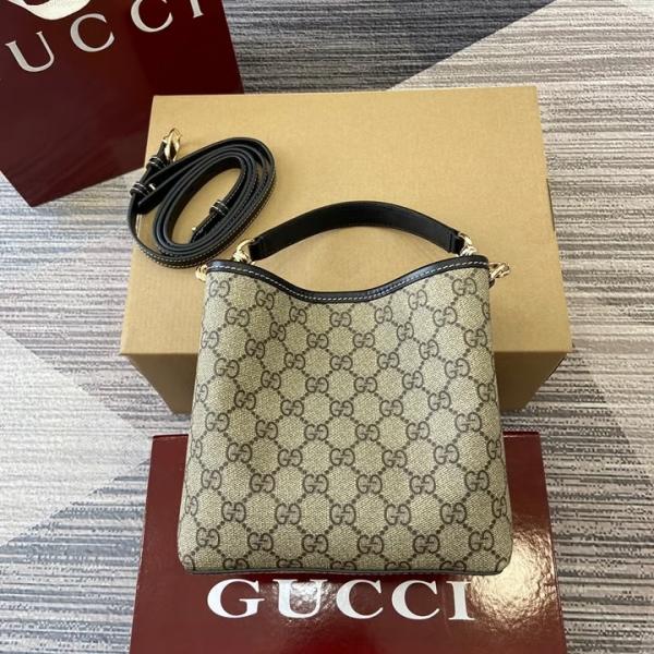 Gucc  i GG Emblem medium bucket bag with box 501