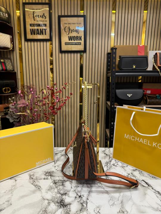 Michael  Kors Jet Set Charm Logo Shoulder Bag With Box And Dust Bag Including Carry Bag (Brown)