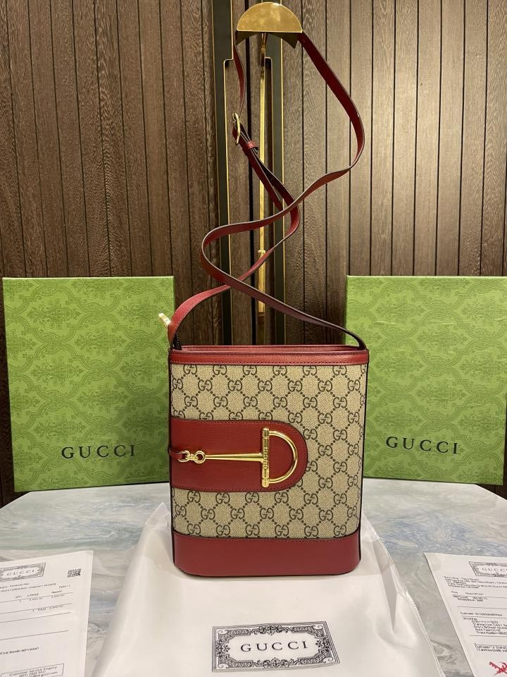 Gucc  i 73 unisex sidebody bag with og box 503