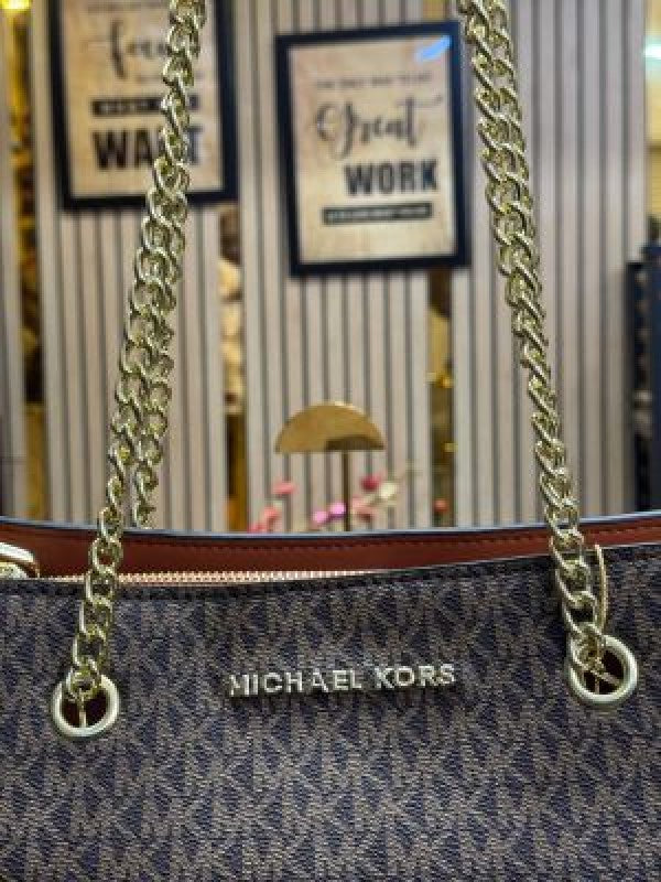 Michael  Kors  Teagan  Large  Logo  Shoulder  Bag  With  Dust  Bag  Coffee  Brown  70198