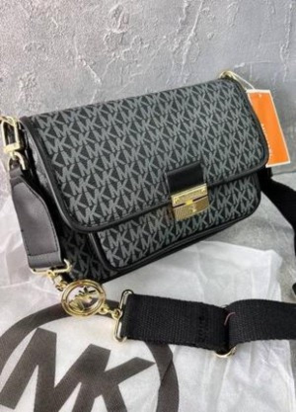 Michael  Kors  Bradshaw  Cross  Body  Bag  With  OG  Box  (22001 Black)