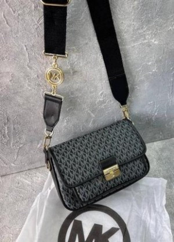 Michael  Kors  Bradshaw  Cross  Body  Bag  With  OG  Box  (22001 Black)