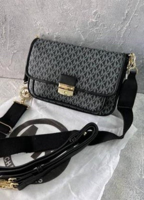 Michael  Kors  Bradshaw  Cross  Body  Bag  With  OG  Box  (22001 Black)
