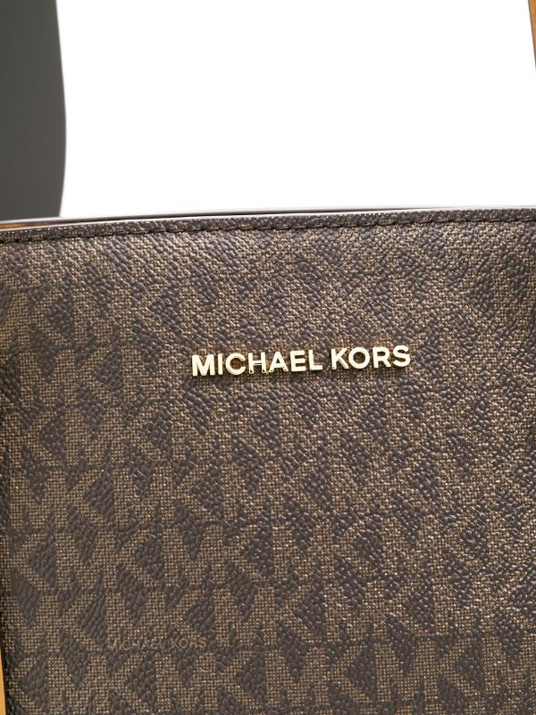Michael  kors voyager tote bag with dust bag (616 coffe brown)