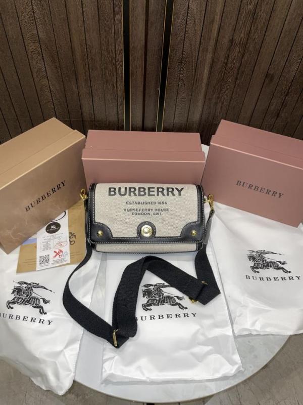 burberr  y vintage logo shoulder bag with box 387