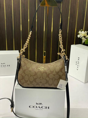 Coach  teri  shoulderbag  with  og  box  (1013 tan)