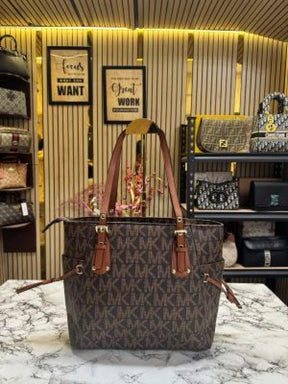 Michael  kors voyager tote bag with dust bag (Brown)