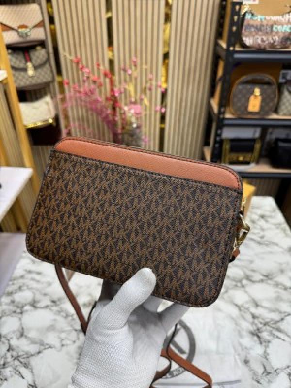 MICHAEL  KORS JET SET CAMERA CROSSBODY WITH SLING WITH OG BOX AND DUST BAG (BROWN)