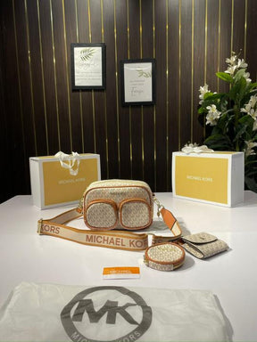 Michael  kors jet set signature crossbody bag with og box(25001 bieg brown)
