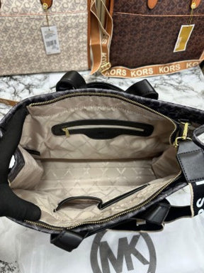 Michael  Kors Gigi Hand Bag With Dust Bag (Biege)