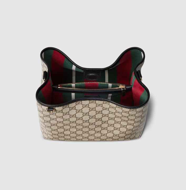 Gucc  i GG Emblem medium bucket bag with box 501