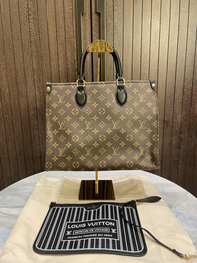 Louis  vuitton Tote bag with pouch 511