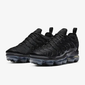 AIR VAPORMAX PLUS ALL BLACK