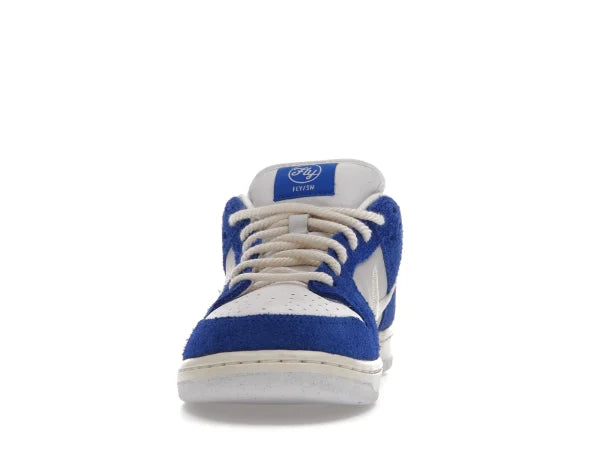 SB DNK LOW PROFLY STREETWEAR GARDENIA