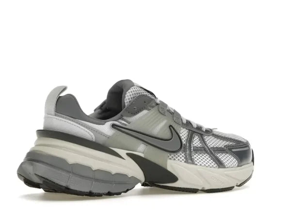 V2K RUN PLATINUM GRAY AND SILVER